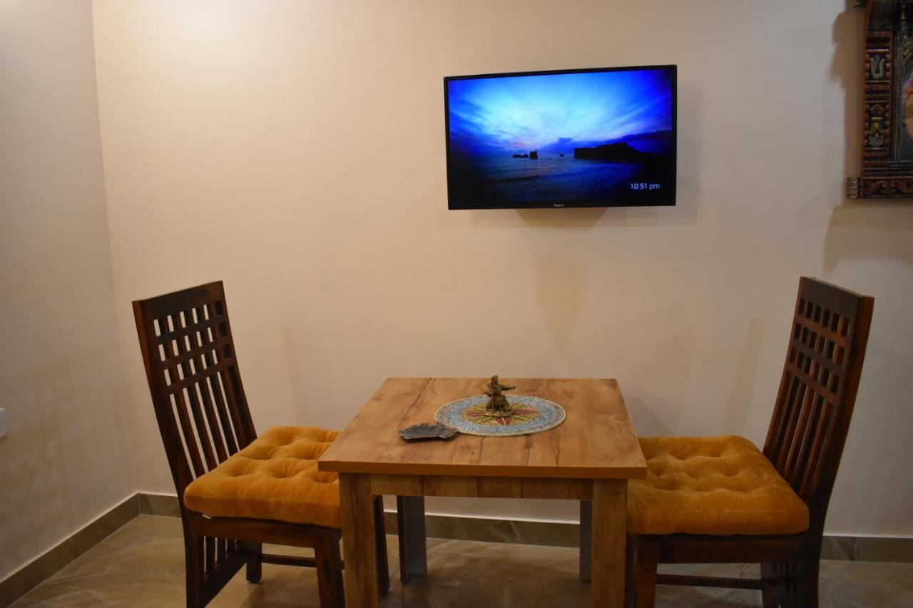 Idyllic Private Cottage W/King Bed + Mountain View Kasauli Exterior photo