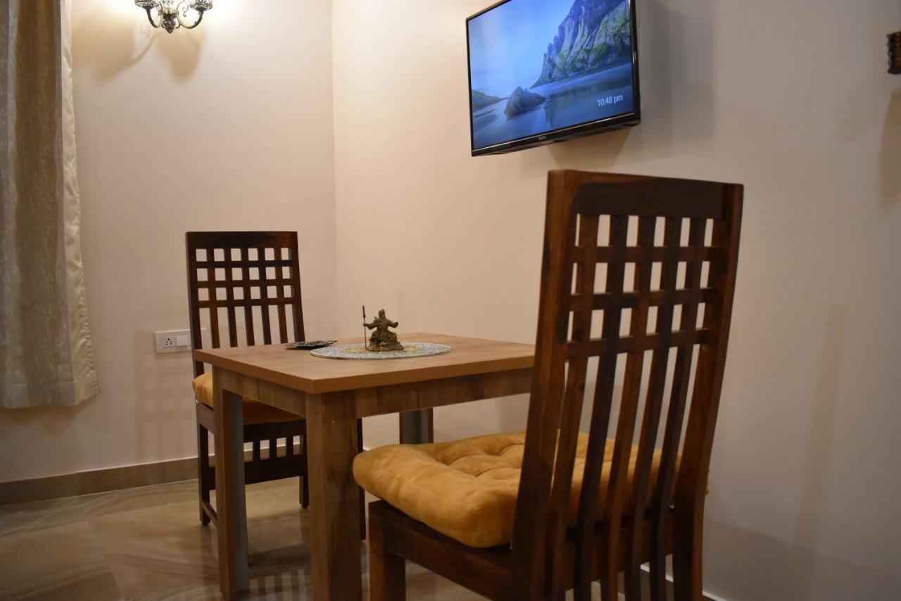 Idyllic Private Cottage W/King Bed + Mountain View Kasauli Exterior photo
