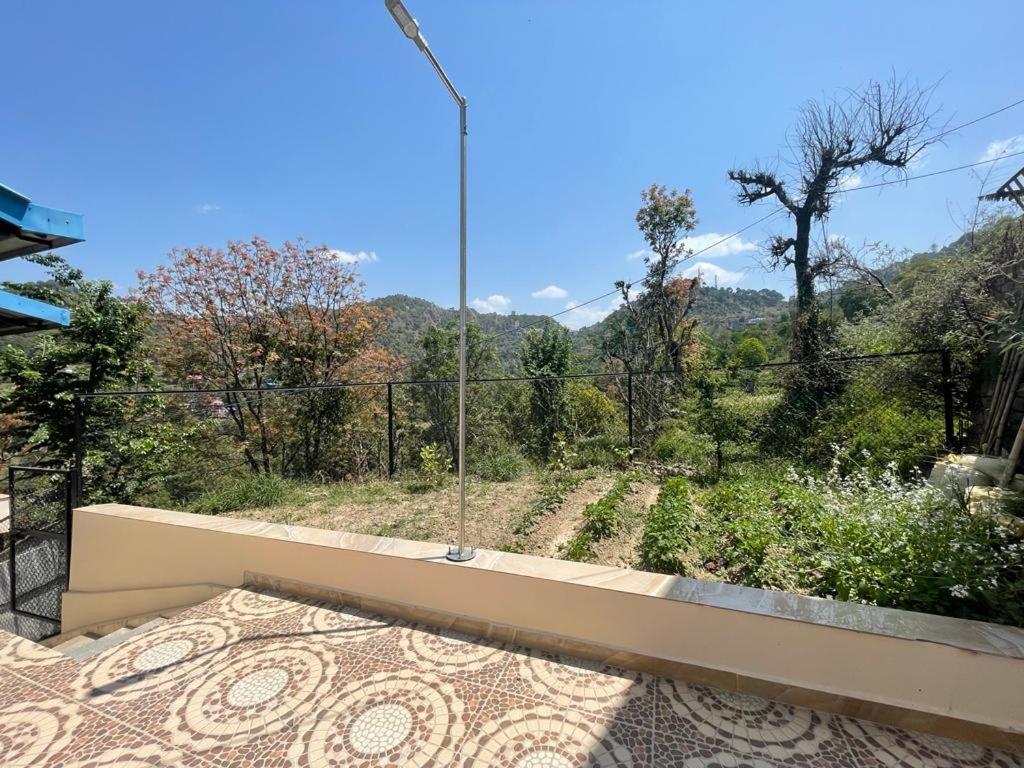 Idyllic Private Cottage W/King Bed + Mountain View Kasauli Exterior photo