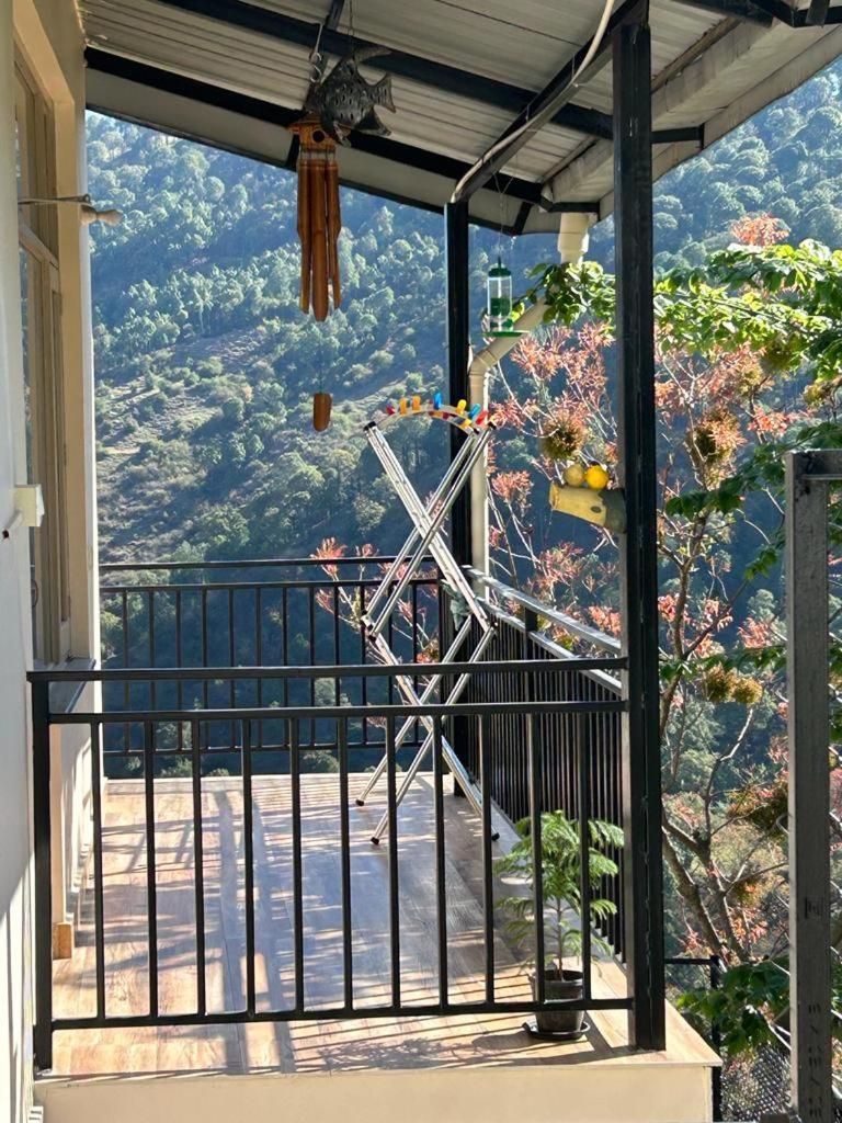 Idyllic Private Cottage W/King Bed + Mountain View Kasauli Exterior photo