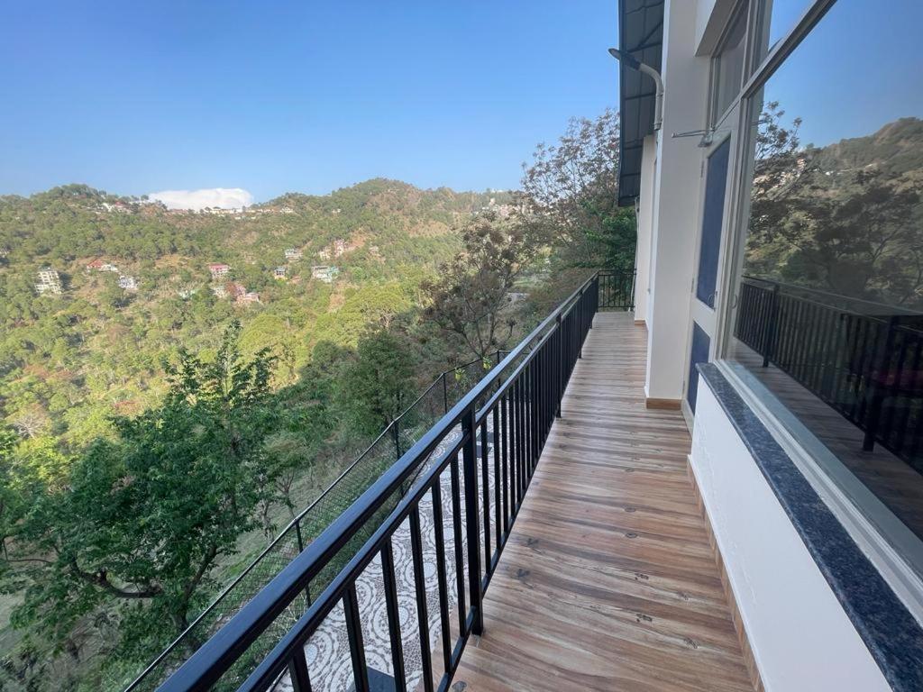 Idyllic Private Cottage W/King Bed + Mountain View Kasauli Exterior photo