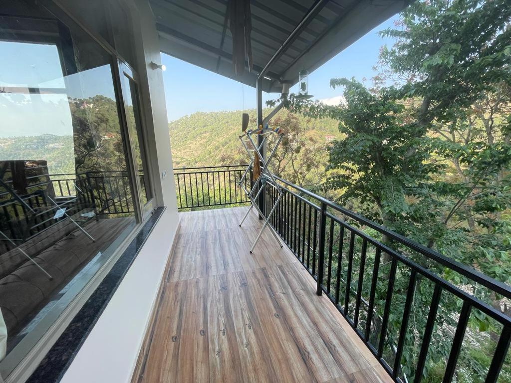 Idyllic Private Cottage W/King Bed + Mountain View Kasauli Exterior photo