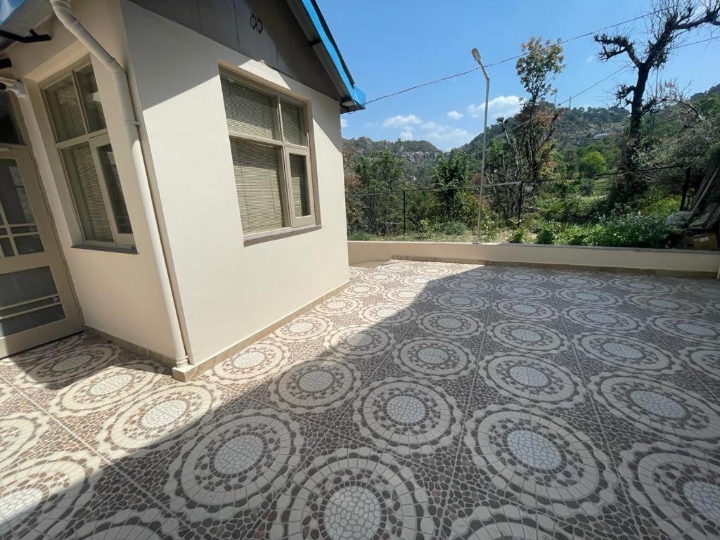 Idyllic Private Cottage W/King Bed + Mountain View Kasauli Exterior photo